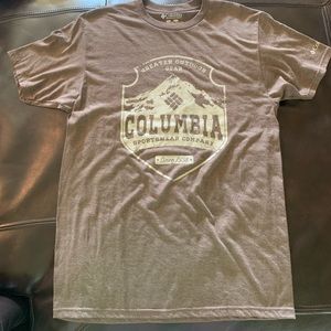 Columbia T-shirt
